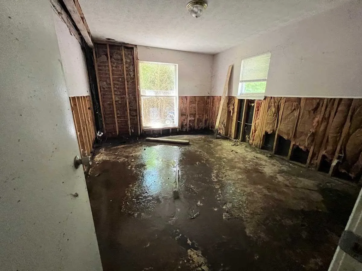 Water Damage Restoration services in Charter Oak, CA